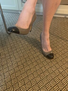 L.K. Bennett Grey/Black Patent Luxury Pumps (39/8)